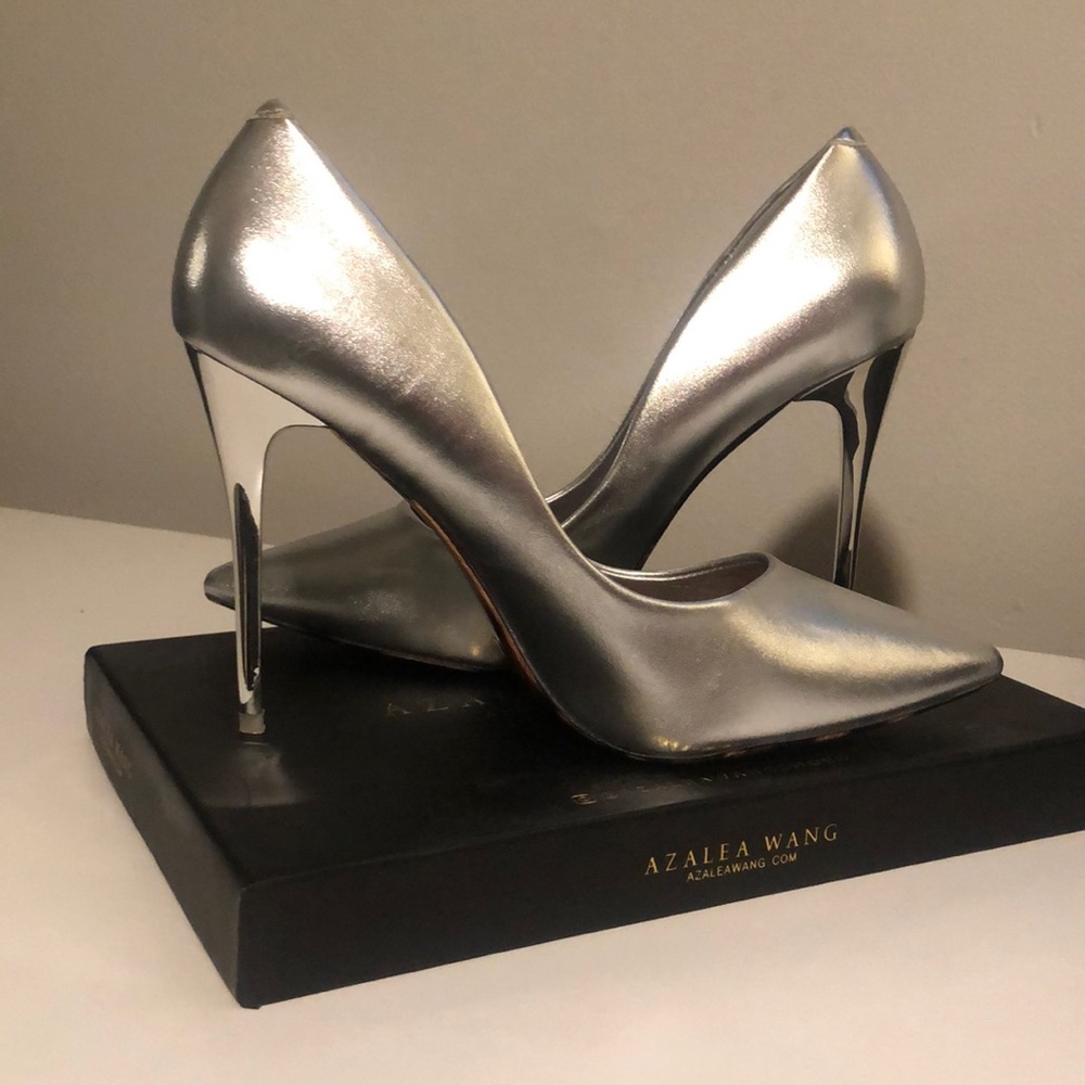 AZALEA WANG Size 9 Silver heels